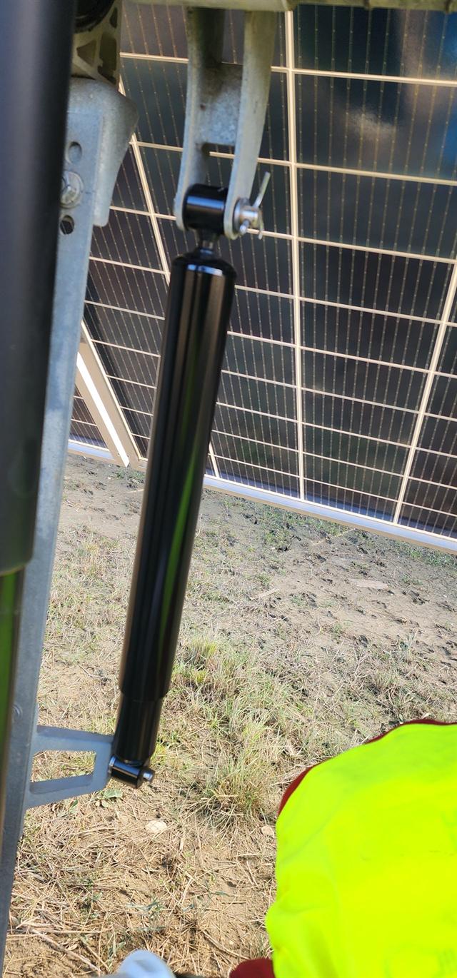 Tracker maintenance, Utility-scale PV plants: photo 8 of 11