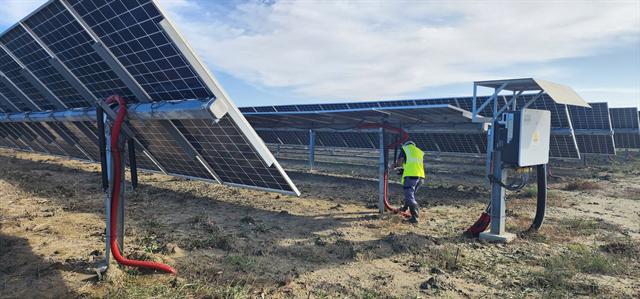 Tracker maintenance, Utility-scale PV plants: photo 9 of 11